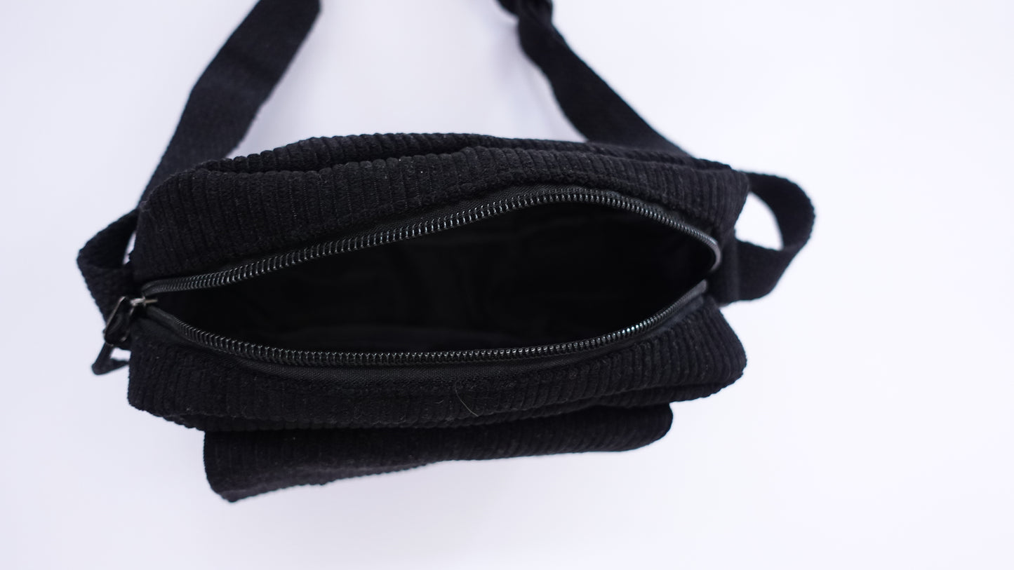 CLASSIC BLACK CORDERUOY SLINGBAG