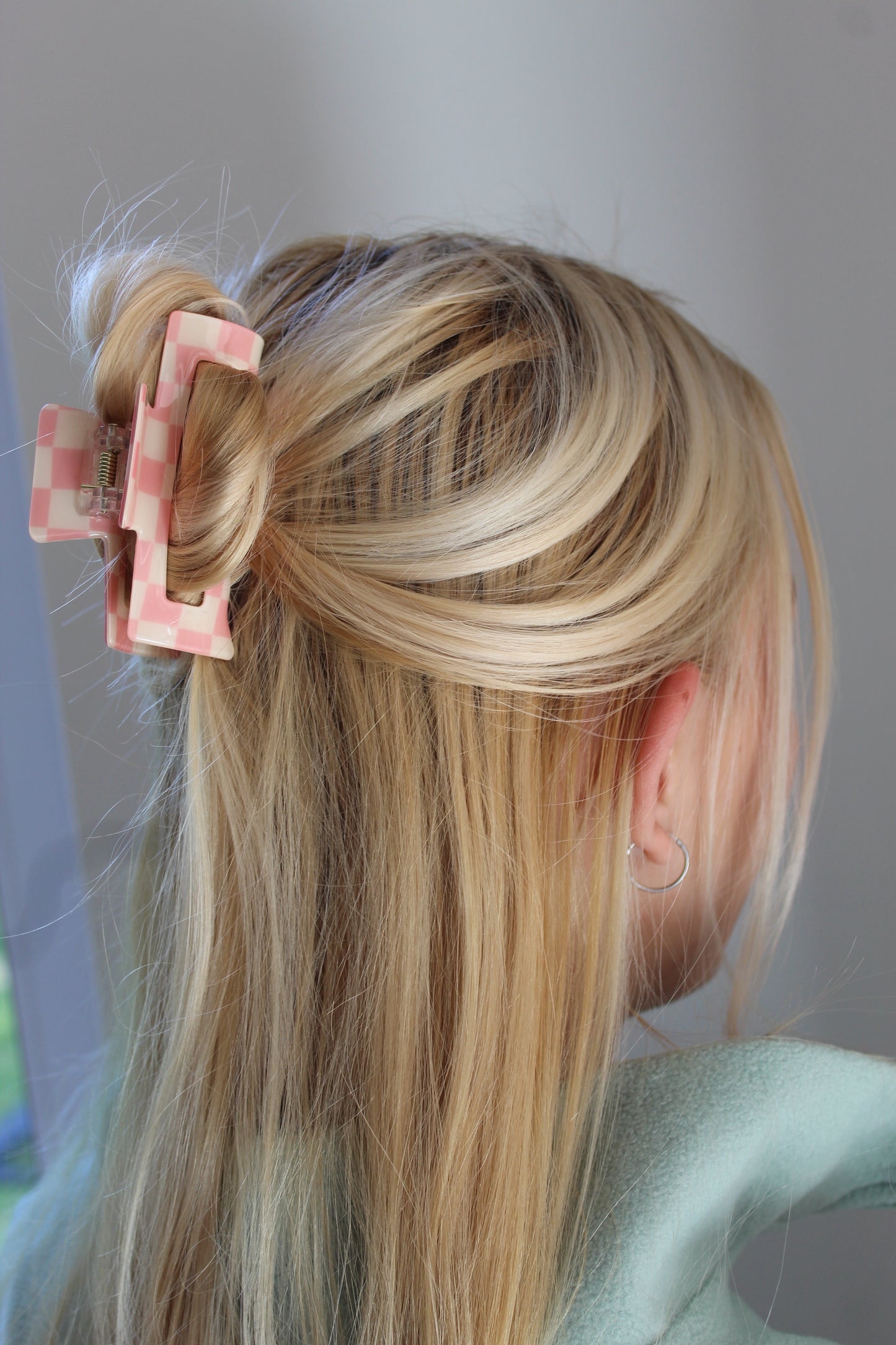 PINK SEASIDE HAIR CLAW CLIP