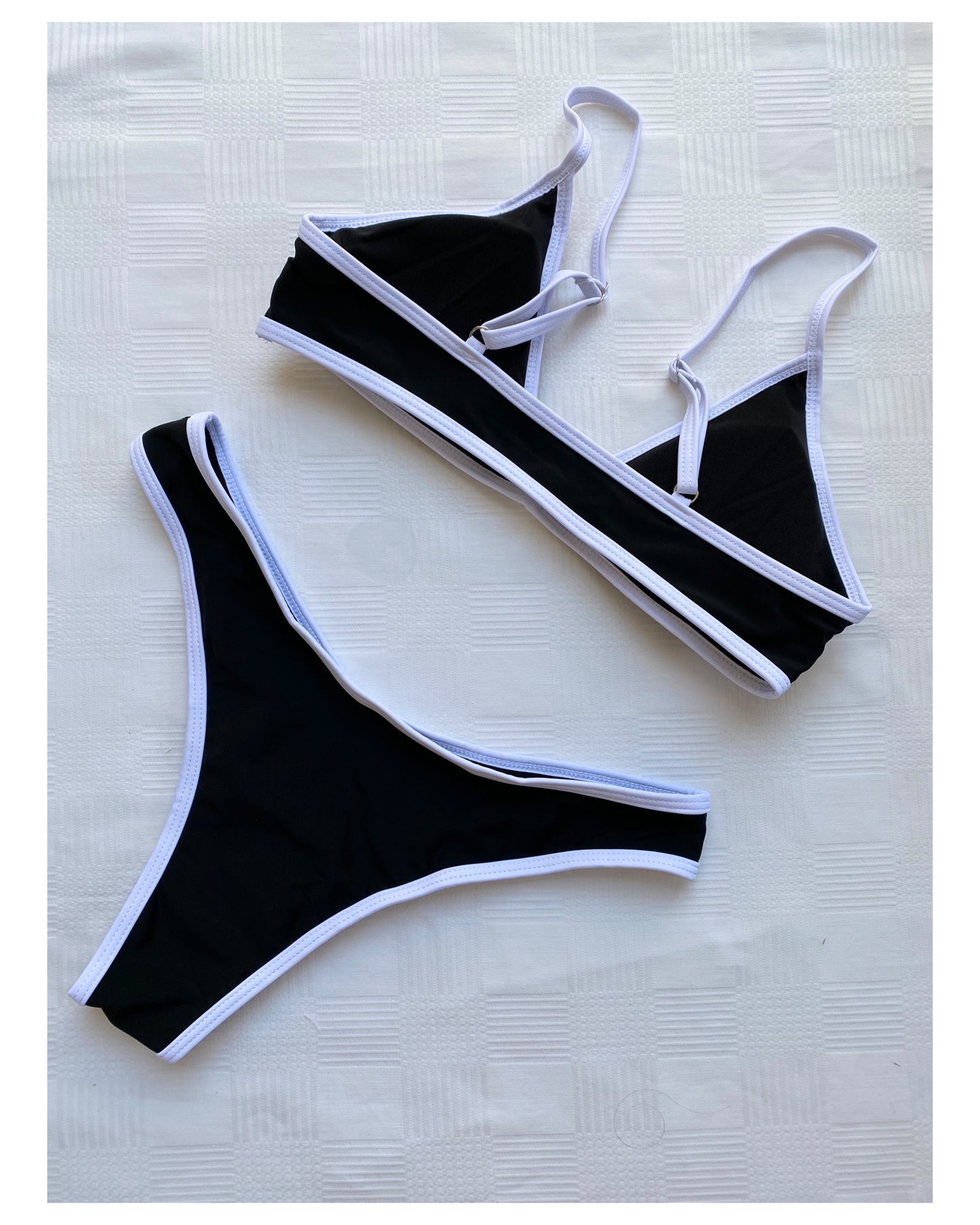 BONDI BEACH TRIANGLE-STYLE BIKINI SET